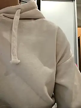 AliceBrayan online show from 09/30/25, 05:02