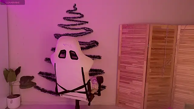 Miss Mia Murr online show from 12/18/25, 05:12