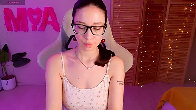 Snapshot of Miss_Mia_Murr chatting on 09/13/25, 06:46 Miss Mia Murr online show from 09/13/25, 06:46