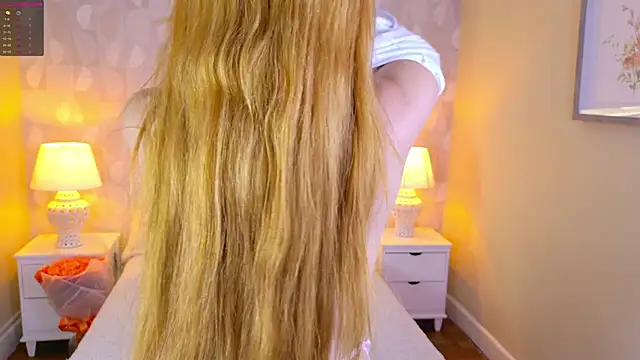 Snapshot of april_rousse chatting on 02/19/25, 11:14 april rousse online show from 02/19/25, 11:14