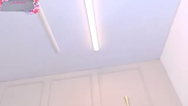 Snapshot of april_rousse chatting on 10/31/25, 12:13 april rousse online show from 10/31/25, 12:13