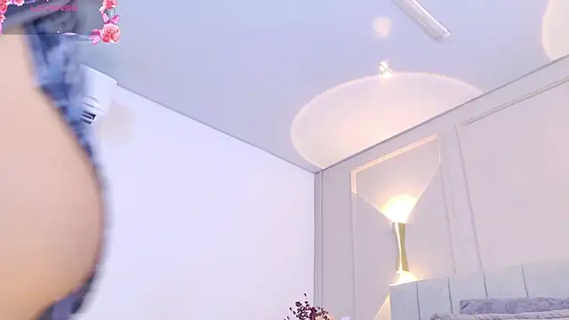 Snapshot of april_rousse chatting on 10/21/25, 12:15 april rousse online show from 10/21/25, 12:15