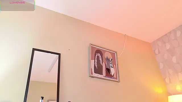 Snapshot of april_rousse chatting on 09/10/25, 12:37 april rousse online show from 09/10/25, 12:37