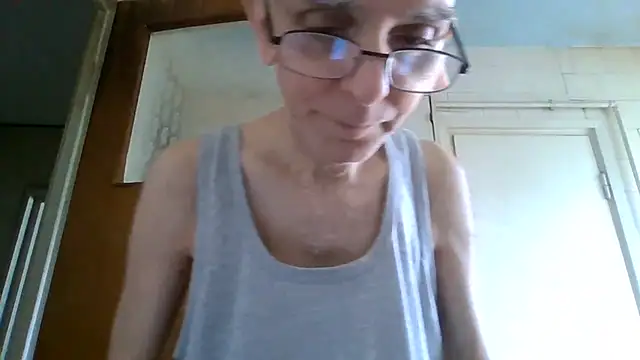Snapshot of mariusica1@xh chatting on 06/18/26, 06:45 mariusica1xh online show from 06/18/26, 06:45