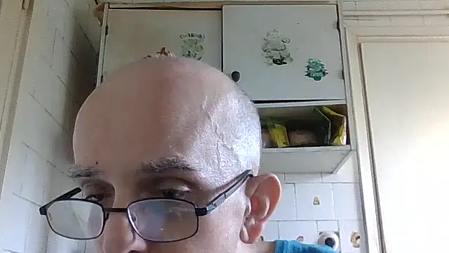 Snapshot of mariusica1@xh chatting on 06/05/26, 04:13 mariusica1xh online show from 06/05/26, 04:13