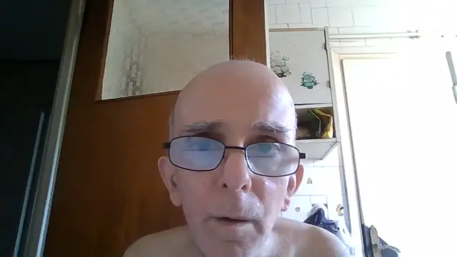 Snapshot of mariusica1@xh chatting on 06/27/26, 03:18 mariusica1xh online show from 06/27/26, 03:18