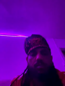 Snapshot of Rastamanzigy22 chatting on 10/16/25, 02:36 Rastamanzigy22 online show from 10/16/25, 02:36