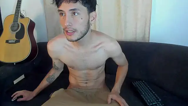 Snapshot of Henrikk_senn chatting on 11/05/25, 03:26 Henrikk senn online show from 11/05/25, 03:26