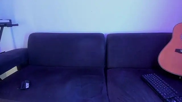 Snapshot of Henrikk_senn chatting on 11/24/25, 01:38 Henrikk senn online show from 11/24/25, 01:38