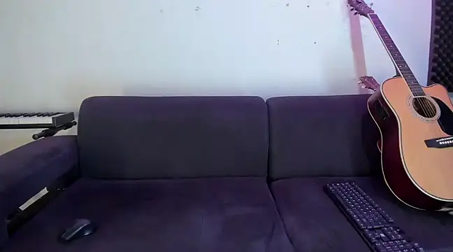 Snapshot of Henrikk_senn chatting on 12/23/24, 01:40 Henrikk senn online show from 12/23/24, 01:40