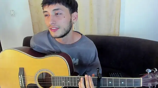 Snapshot of Henrikk_senn chatting on 11/08/25, 11:41 Henrikk senn online show from 11/08/25, 11:41