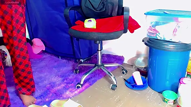 nicol gill  online show from 02/11/25, 05:29