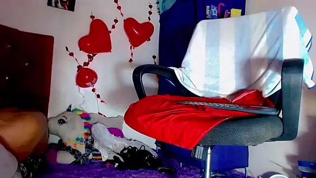 nicol gill  online show from 02/15/25, 02:44