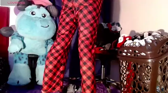 nicol gill  online show from 02/04/25, 11:27