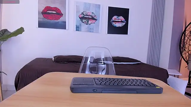 Angela donnato online show from 01/12/26, 03:46