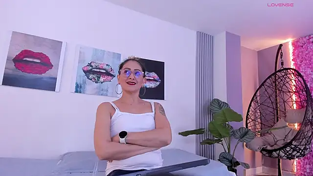 Angela donnato online show from 12/05/25, 03:38