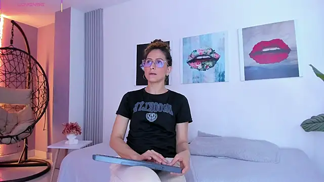 Angela donnato online show from 09/12/25, 03:28