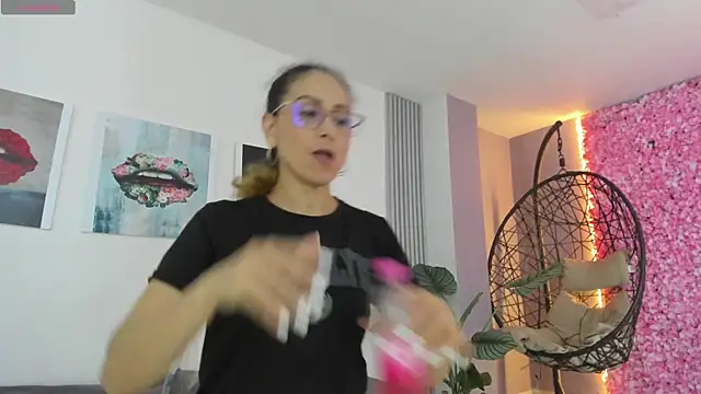 Angela donnato online show from 10/03/25, 04:03