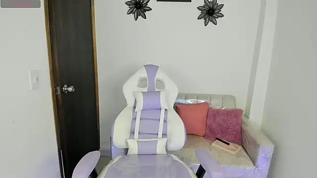 Snapshot of Charlotte_cowell_sub1_ chatting on 03/20/25, 11:23 Charlotte cowell sub1 online show from 03/20/25, 11:23