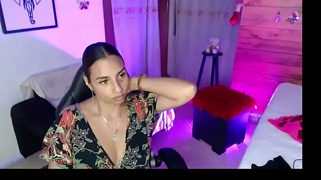 Snapshot of mykaelahoney chatting on 03/06/26, 04:51 mykaelahoney online show from 03/06/26, 04:51