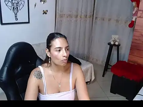 Snapshot of mykaelahoney chatting on 03/10/26, 04:27 mykaelahoney online show from 03/10/26, 04:27
