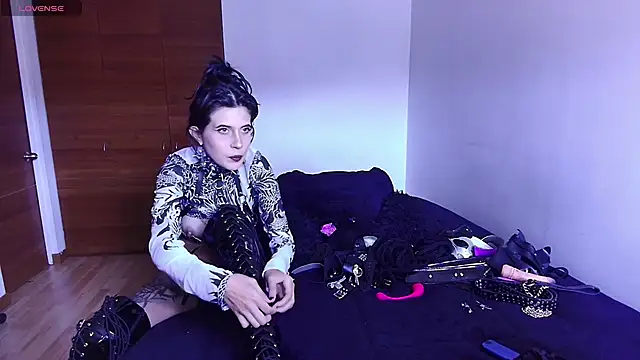 Snapshot of bellatrix25 chatting on 03/03/25, 01:45 bellatrix25 online show from 03/03/25, 01:45