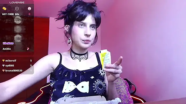 Snapshot of bellatrix25 chatting on 02/11/25, 08:20 bellatrix25 online show from 02/11/25, 08:20