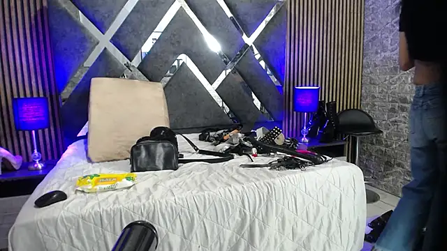 Snapshot of bellatrix25 chatting on 12/11/24, 07:14 bellatrix25 online show from 12/11/24, 07:14