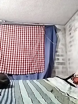 Snapshot of CafeCaliente69 chatting on 12/30/24, 01:37 CafeCaliente69 online show from 12/30/24, 01:37