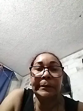 Snapshot of CafeCaliente69 chatting on 01/05/25, 12:52 CafeCaliente69 online show from 01/05/25, 12:52