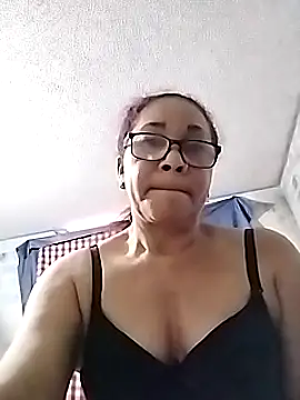 Snapshot of CafeCaliente69 chatting on 01/11/25, 10:07 CafeCaliente69 online show from 01/11/25, 10:07