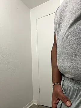 Snapshot of daddythiccklegg chatting on 04/01/26, 04:14 daddythiccklegg online show from 04/01/26, 04:14