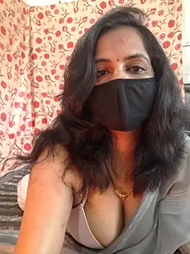 Snapshot of Nehubhabhi26 chatting on 03/07/25, 09:07 Nehubhabhi26 online show from 03/07/25, 09:07