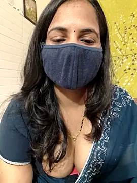 Snapshot of Nehubhabhi26 chatting on 10/24/25, 04:22 Nehubhabhi26 online show from 10/24/25, 04:22