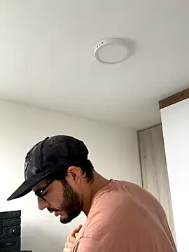 thomas gun online show from 12/05/25, 03:43