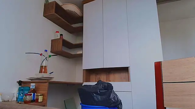 thomas gun online show from 04/11/26, 08:01