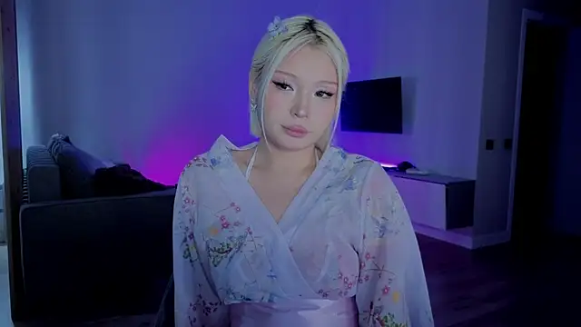 RileyMee online show from 11/17/25, 03:21