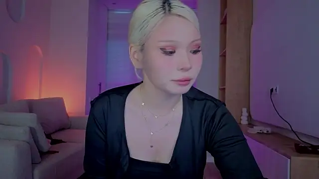 RileyMee online show from 09/27/25, 12:22