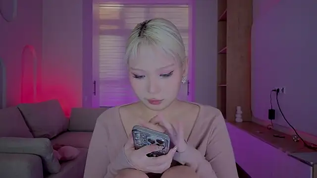 RileyMee online show from 09/20/25, 01:32