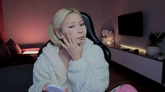 RileyMee online show from 03/12/26, 03:56