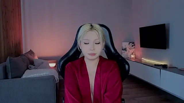 RileyMee online show from 04/07/26, 05:09