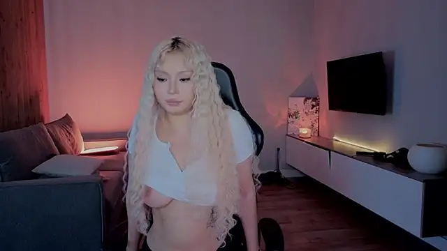 RileyMee online show from 04/14/26, 06:18