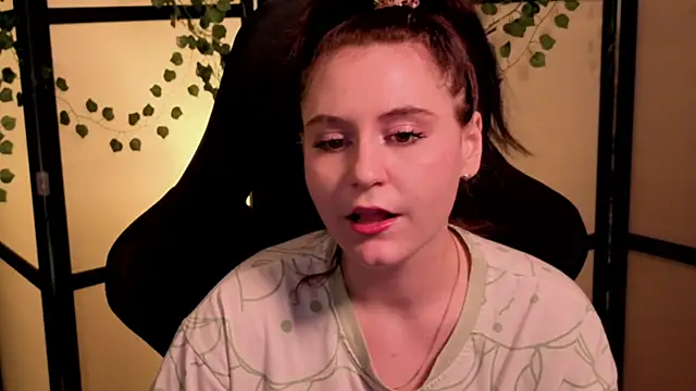 Snapshot of Diana_Flower chatting on 01/08/26, 11:27 Diana Flower online show from 01/08/26, 11:27