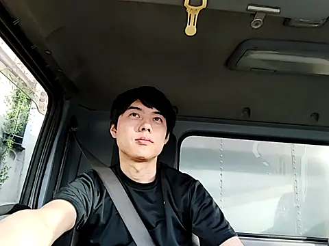 whitebriefboy online show from 04/17/26, 09:28