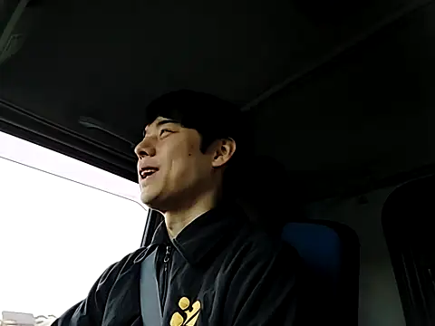 whitebriefboy online show from 03/23/26, 09:14