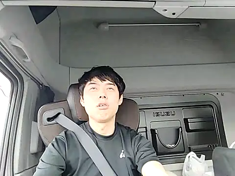 whitebriefboy online show from 04/04/26, 11:33