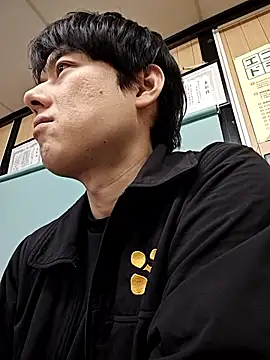 whitebriefboy online show from 04/16/26, 04:52