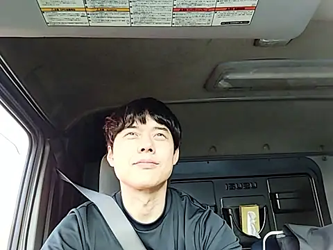 Snapshot of whitebriefboy chatting on 05/31/26, 09:59 whitebriefboy online show from 05/31/26, 09:59