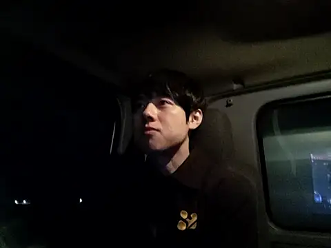 whitebriefboy online show from 03/15/26, 06:37