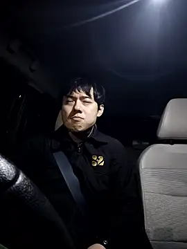 whitebriefboy online show from 03/22/26, 07:37